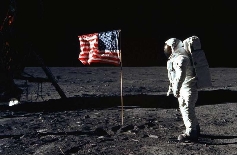 Stephen Curry doute que l’homme ait marché sur la Lune, la NASA l’invite