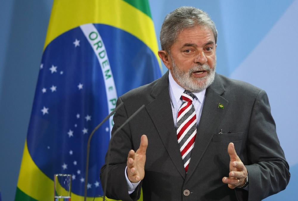 L'ex-président brésilien Lula autorisé à sortir de prison pour des funérailles