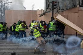 Violences policières : la commissaire aux droits de l'Homme épingle la France