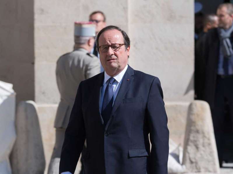 L'ami de Alpha Condé, François Hollande, prépare sa reconversion dans la musique