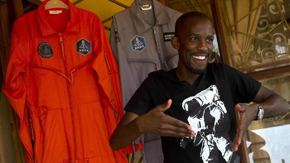 Il aurait dû être le premier Noir africain dans l’espace, il se tue à moto