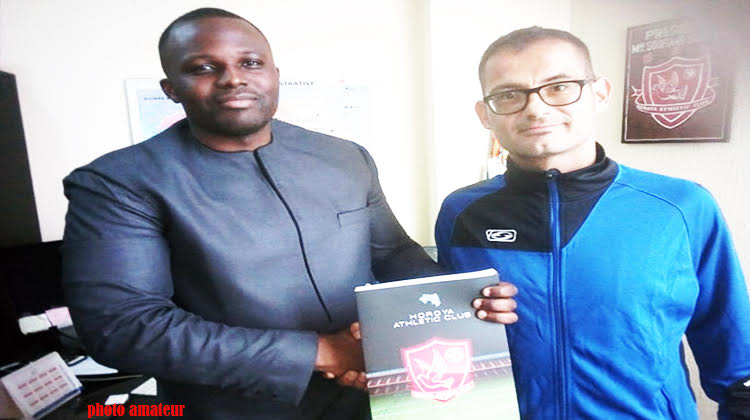 Alexandre JURAIN est le directeur de l’Académie Antonio Souaré de Yoroguiya
