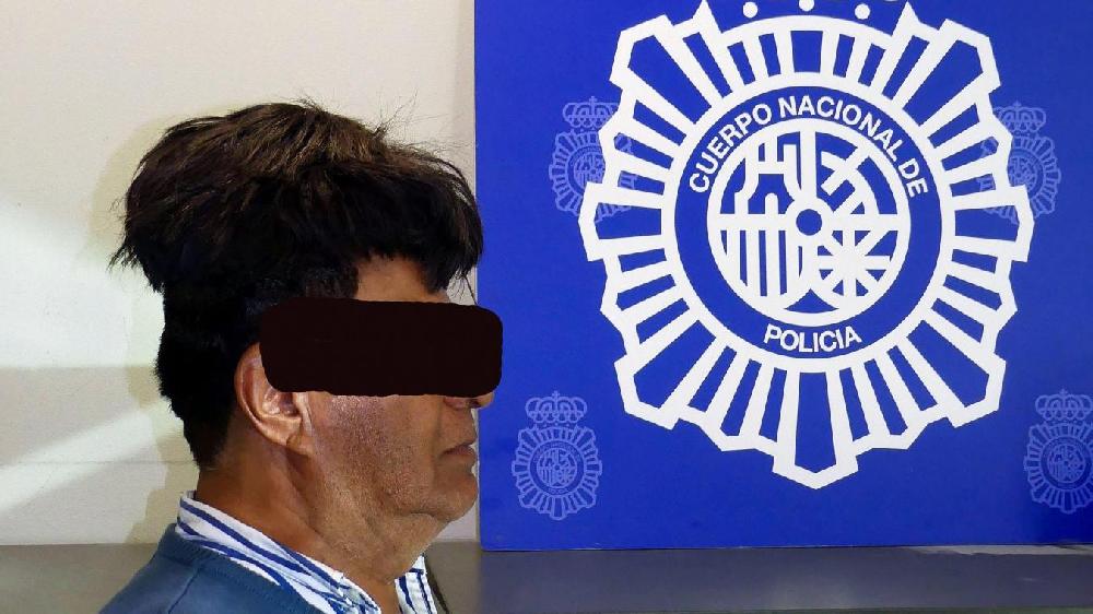 Barcelone: un homme cachait la cocaïne sous sa perruque