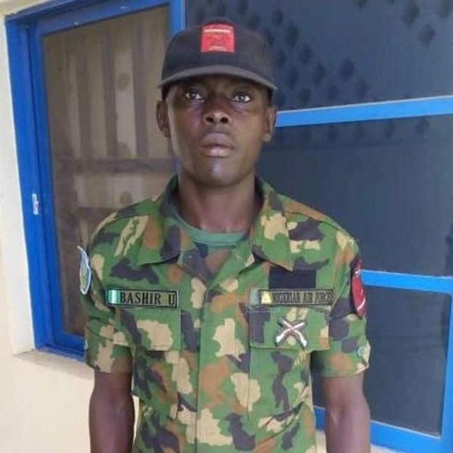 Nigeria : un soldat retourne un colis bourré d'argent liquide