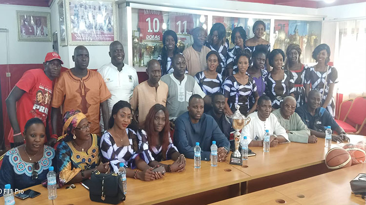 Ligue 1 Basketball: les championnes du Horoya AC reçues par le président Soufiane Souaré