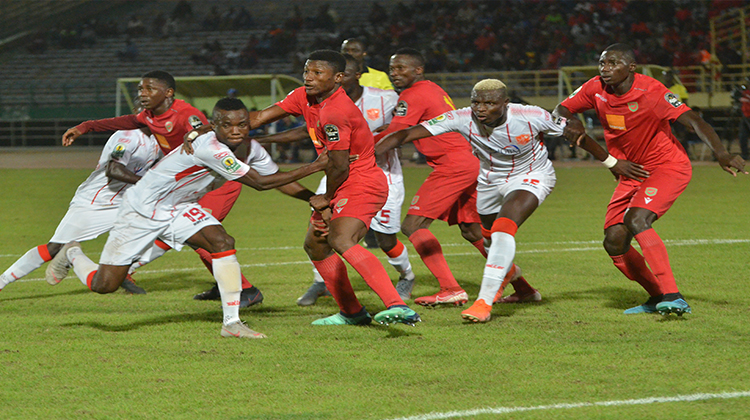 Coupe de la CAF: le Horoya AC décroche un nul à Bamako et conserve son fauteuil de leader