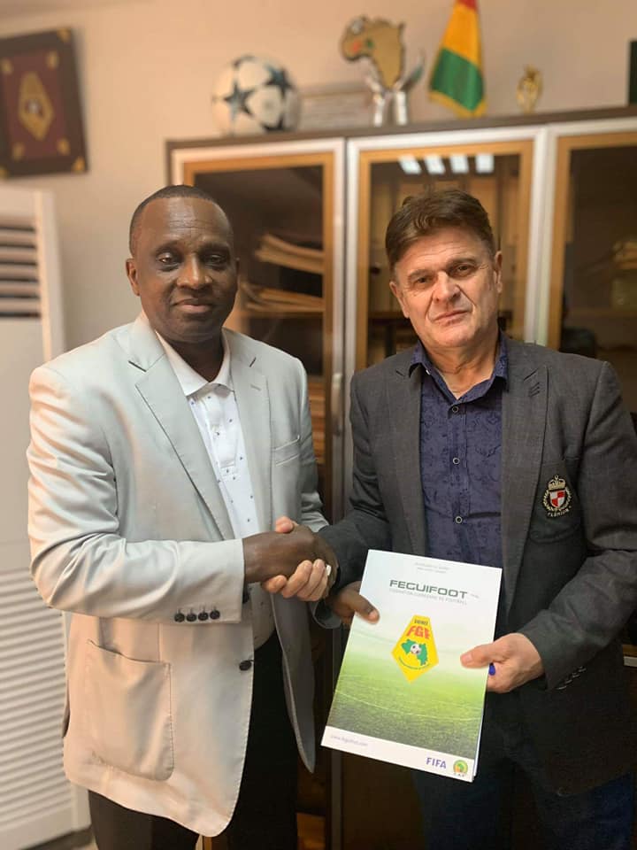 Football: Didier Six, signe un contrat de 3 ans à la tête du Syli National