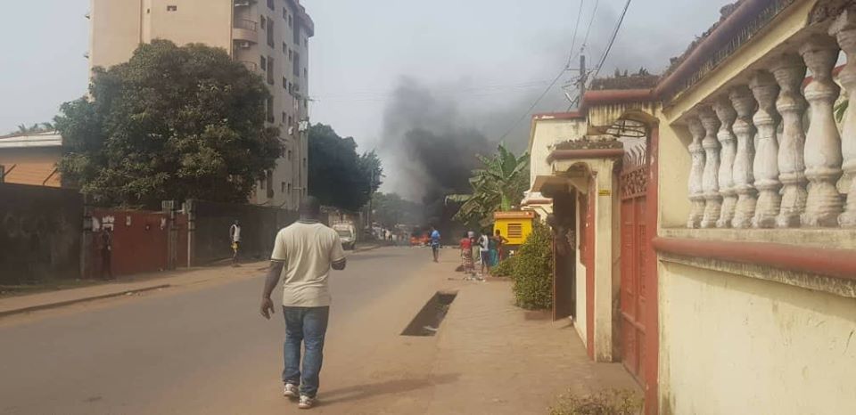 Crise politique en Guinée: un mort signalé à Wanindara ( communiqué du FNDC )