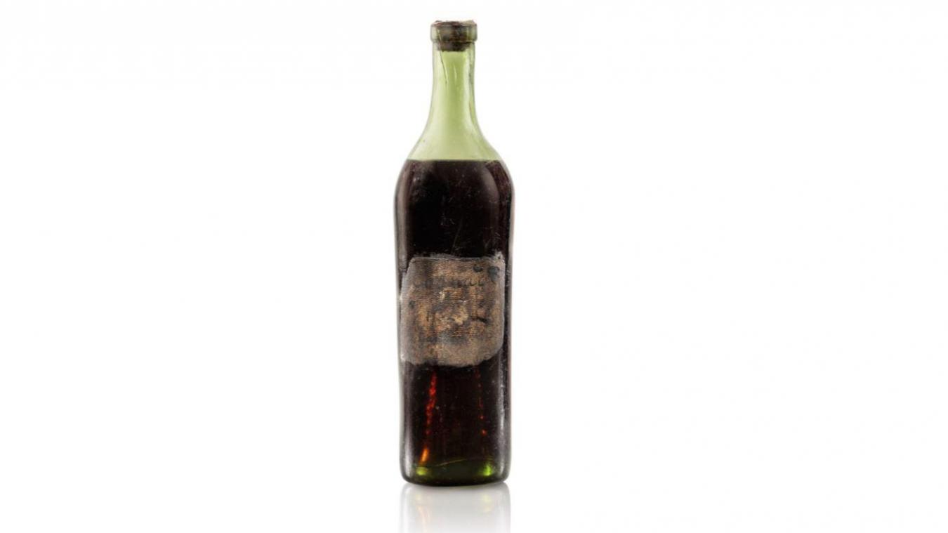 Une bouteille de cognac, âgée de 258 ans, vendue à 131 000 euros aux enchères