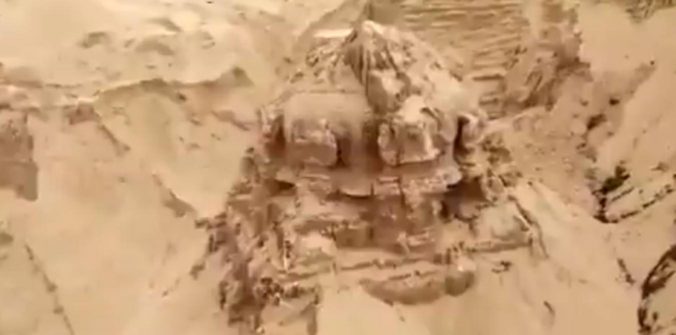 Un temple vieux de 300 ans enseveli sous du sable a été redécouvert en Inde