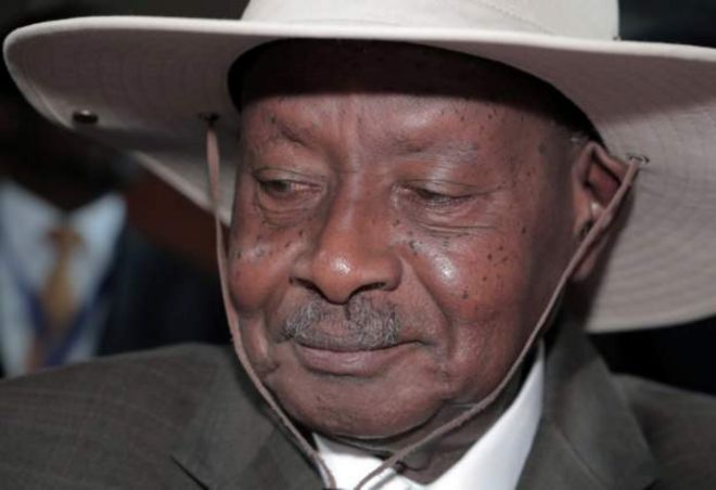Ouganda: après 34 ans de règne, Yoweri Museveni candidat à sa succession à 75 ans