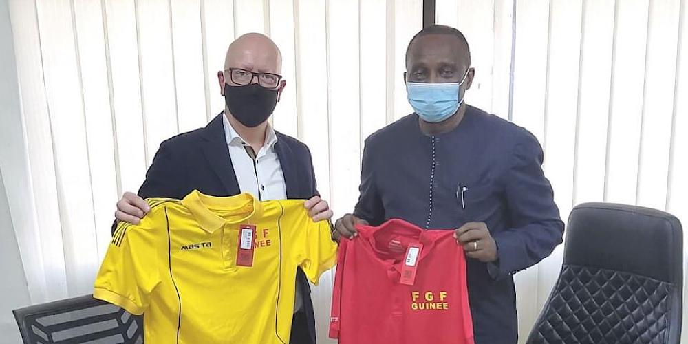 Signature d’un contrat de partenariat entre la Féguifoot et l’équipementier Masita