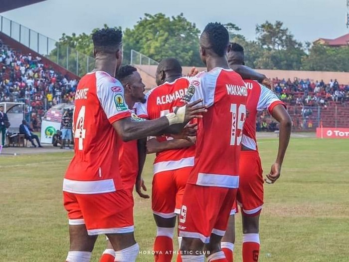 Le Horoya AC équipe ses joueurs contre la pluie