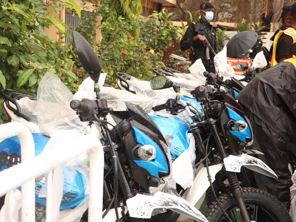 Don de la Fondation KPC pour l’Humanitaire à la police routière