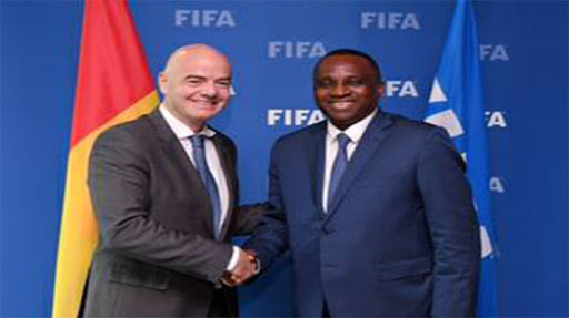 Quand le patron du football mondial félicite le président Antonio Souaré