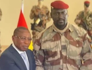 Mamadi Doumbouya : un nouveau Moussa Dadis Camara ? ( Jeune Afrique )