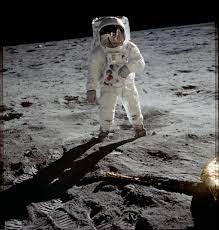 Buzz Aldrin, deuxième homme à marcher sur la Lune, s’est marié à 93 ans