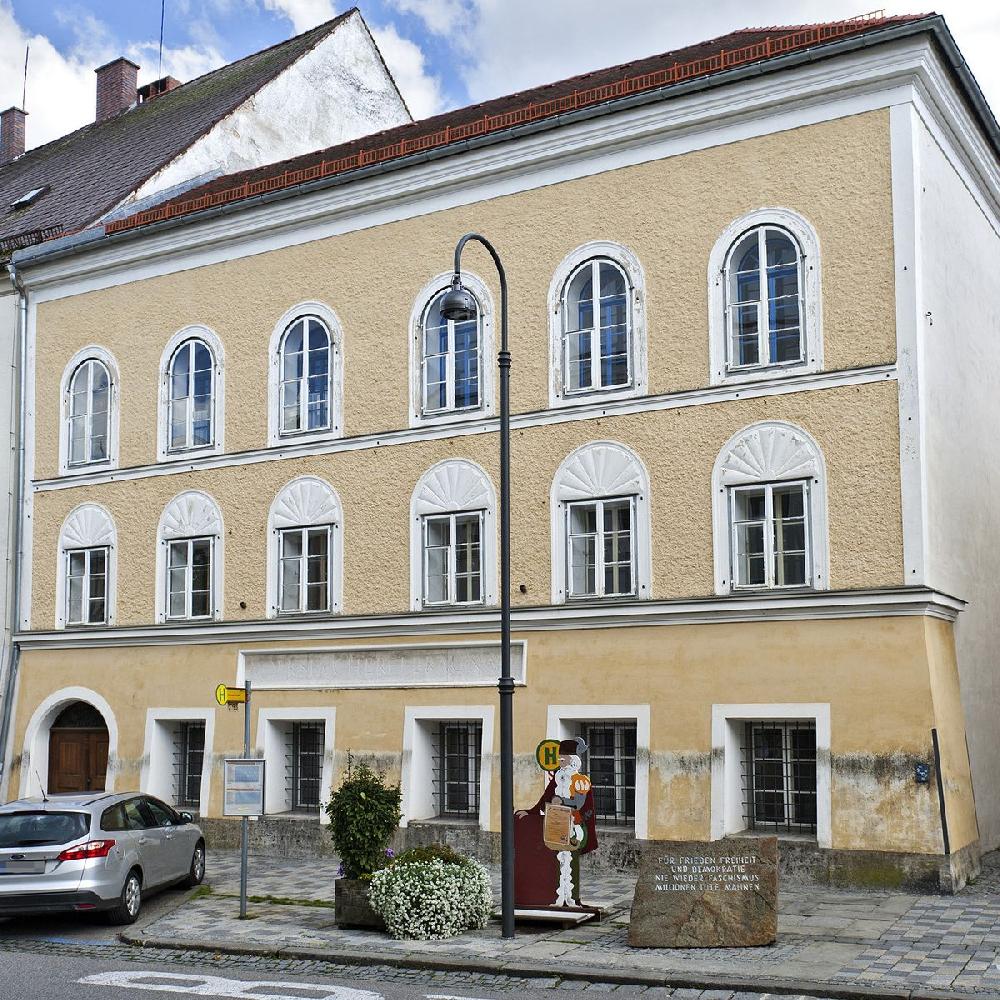 Autriche: la maison natale d'Adolf Hitler va servir à former des policiers aux droits de l'Homme
