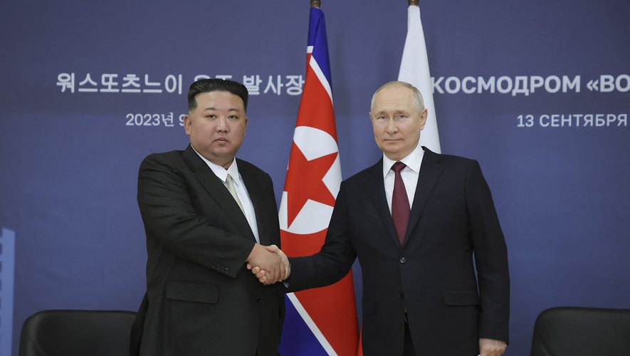 Lors de leur rencontre en Russie, Kim Jong Un et Vladimir Poutine se sont offerts... des fusils