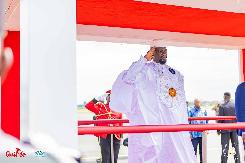 Election du Pape: Doumbouya apporte son soutien au cardinal Robert Sarah
