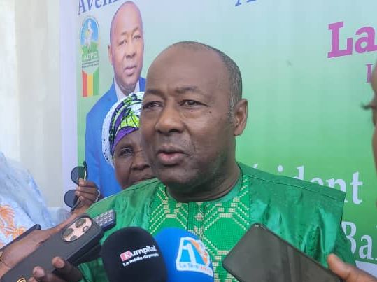 Présidentielle 2025 : Boubacar Bah (ADPG) annonce sa candidature