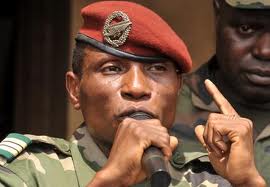 Le capitaine Dadis Camara abandonné par Alpha Condé à Ouagadougou