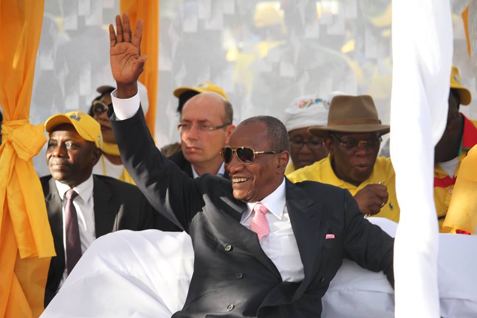 Guinée : la Cour constitutionnelle valide la réélection du président Condé au 1er tour