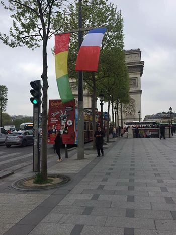 Le Rouge, Jaune, Vert à l'honneur sur les Champs Elysées à Paris