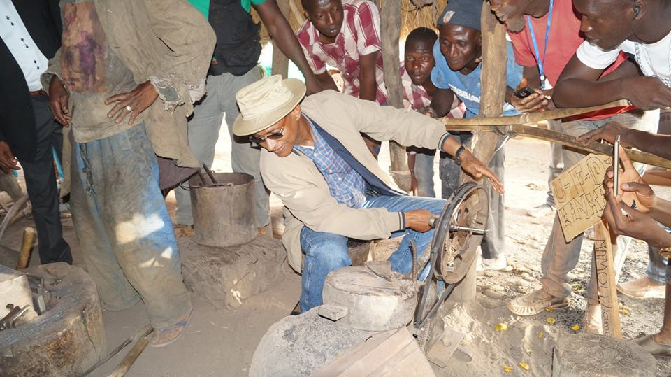 Cellou Dalein en mode forgeron en Haute Guinée