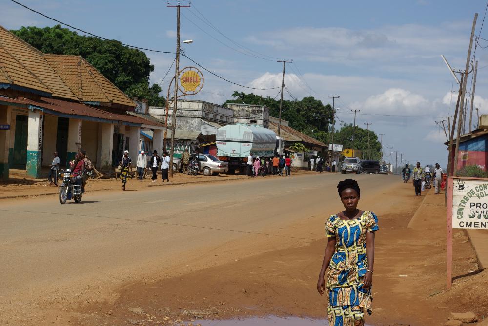 Le foudre tue une femme et son bébé à Lola