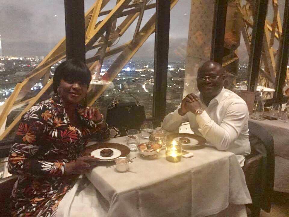 Vacances : KPC et son épouse sur les pas de Macron et de Trump au restaurant