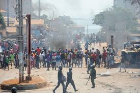 Guinée: fin de la grève des enseignants, un tué dans une manifestation de l'opposition