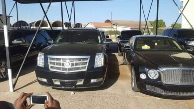 Gambie: les voitures de luxe de Yaya Jammeh vendues pour réduire la dette