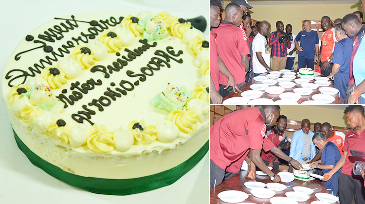 Gâteau et couronne pour le patron du Horoya AC, sacré champion de Guinée