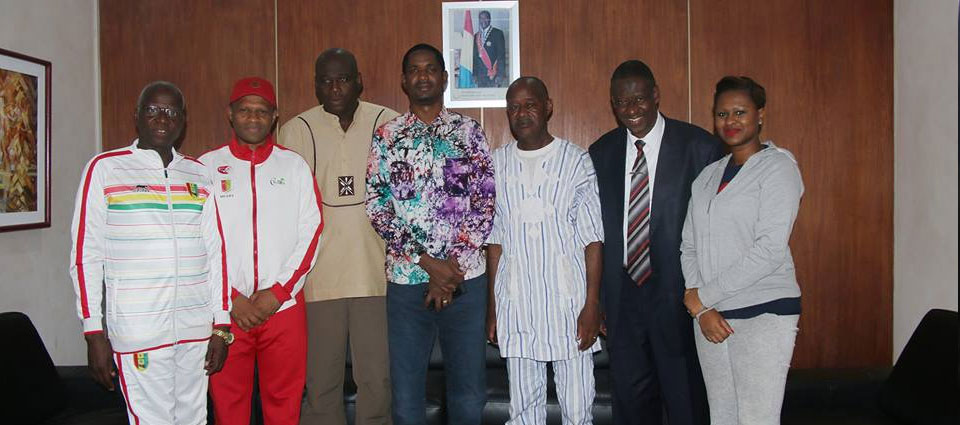 Les vice-champions des Jeux Universitaires d'Afrique accueillis par le ministre Yero Baldé