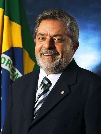 Brésil : toujours en prison, Lula est désigné candidat à la présidentielle par son parti
