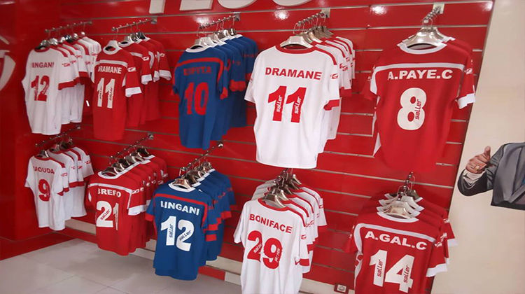Avant le match contre Al-Ahly, le gérant de la boutique du Horoya AC lance un appel