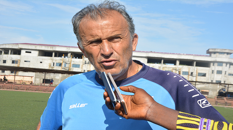 Le Horoya AC se sépare de son entraîneur, Victor Zvunka