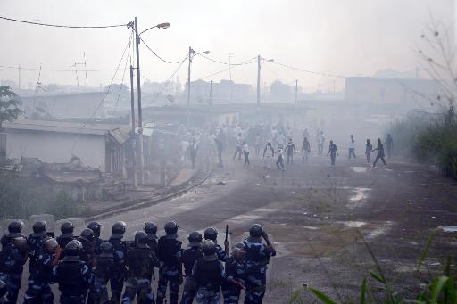 Gabon : l'opposition s'appuie sur la grogne sociale