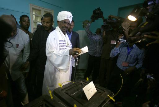 Elections au Soudan: El-Béchir qualifie les critiques internationales de 