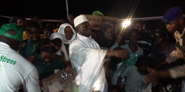 Gambie : Yahya Jammeh affirme qu’il n’abandonnera pas le pouvoir, l’opposition assure qu’elle ne le poursuivra pas après son départ