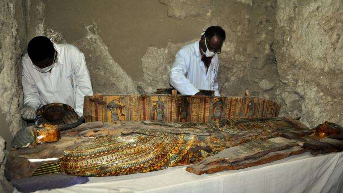 Six momies dÃ©couvertes dans une tombe de l'Ã©poque pharaonique en Egypte